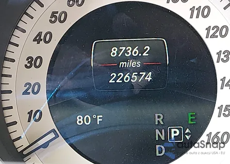 2015 Mercedes-Benz E 350 z USA, uszkodzony, nr VIN WDDHF5KB4FB128466